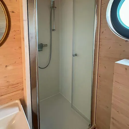 Hausboot Mit Panoramablick