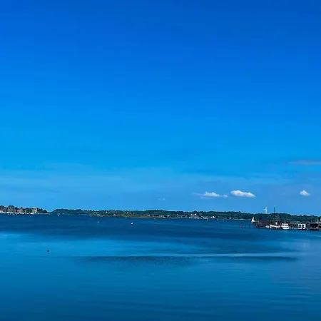 Hausboot Mit Panoramablick Schleswig